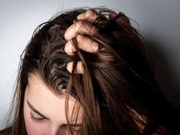 SAÇ NEDEN YAĞLANIR